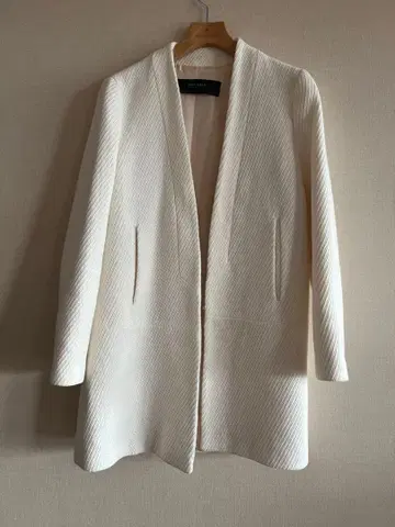 화이트 노카라 자켓 71cm 기장