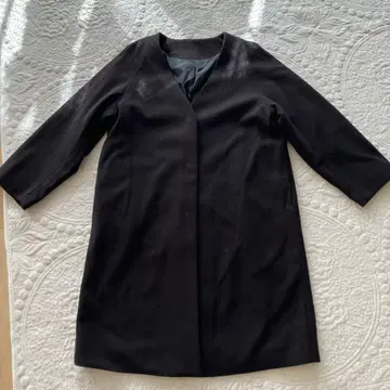 블랙 롱 코트 노카라 V넥