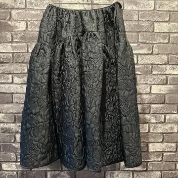 CECILIE BAHNSEN 블랙 꽃무늬 자수 퀼팅 실크 스커트