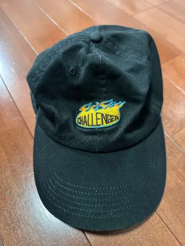 CHALLENGER 자수 로고 캡 블랙