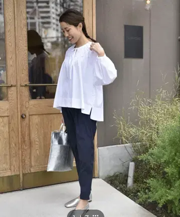 ourhome 풍성한 개더 플레어 블라우스