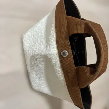 에르베샤 펠리에 화이트 브라운