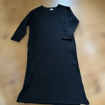 어반 리서치 블랙 롱 원피스 V넥 긴팔