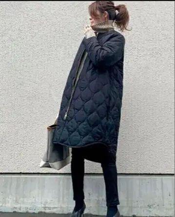 엠마 테일러 블랙 퀼팅 자켓