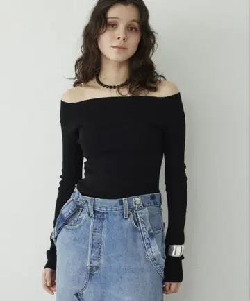 완판템 윔 가젯 THE PAUSE 오프숄더 니트 풀오버