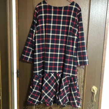 퀸즈 코트 체크 무늬 원피스 사이즈 4