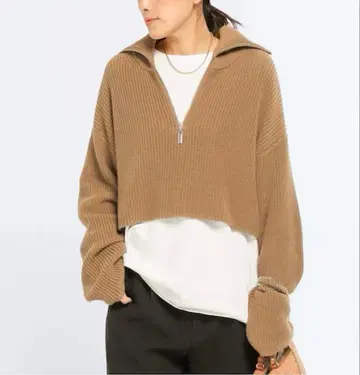 apstudio/OVAL SQUARE/하프 지퍼 크롭 니트