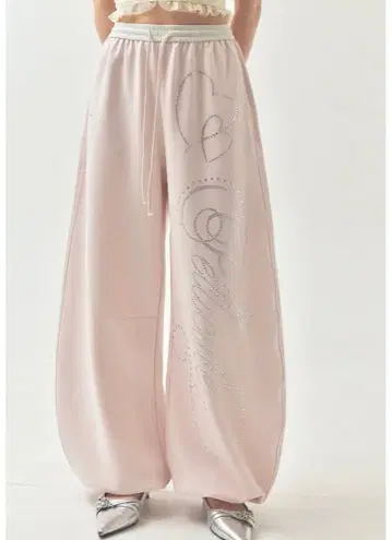 페리큐어 스톤 데코 스웨트 팬츠