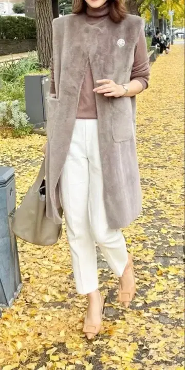 퍼 느낌 그레이 베스트 포켓 부착