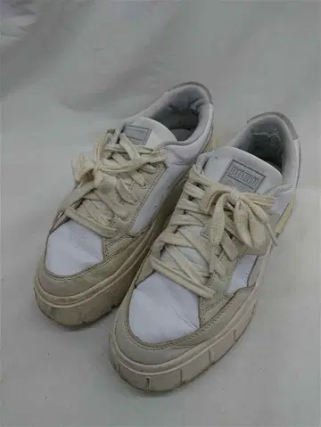 푸마 칼리 웨지 통굽 스니커즈 화이트 계열 26cm