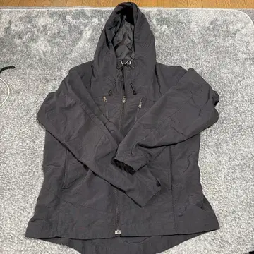 블랙 나일론 후드 부착 자켓