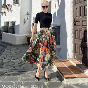 JENNE 제뉴 빈티지풍 플라워 플레어 스커트