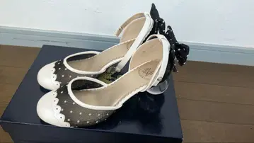 Alice and the Pirates 도트 무늬 펌프스 M