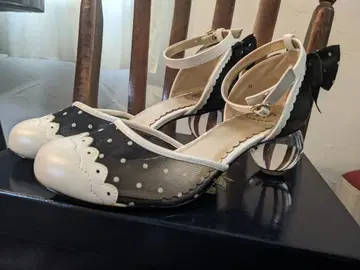 Alice and the Pirates 도트 무늬 펌프스 M