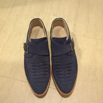 네이비 스웨이드 버클 슬립온