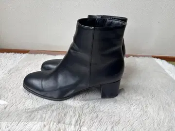 오리엔탈 트래픽 스타일업 블랙 가죽 숏부츠