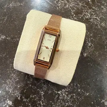 [ 새상품급 ] ete 핑크 골드 메쉬 밴딩 시계
