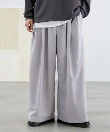그레이 와이드 팬츠 플리츠 포함