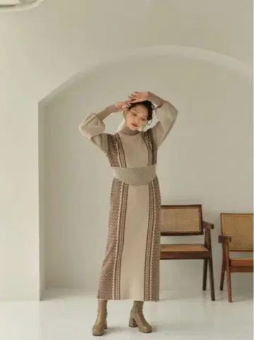 eaphi jacquard line one piece beige