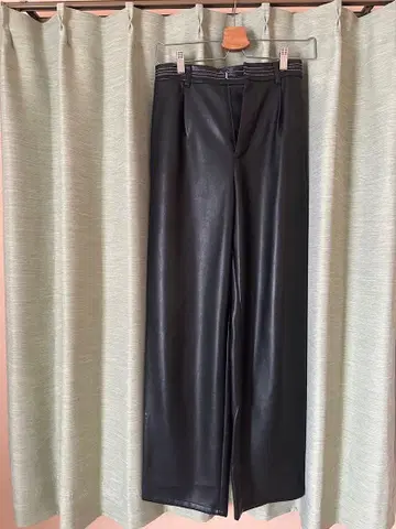 여성용 가죽 팬츠 페이지 보이