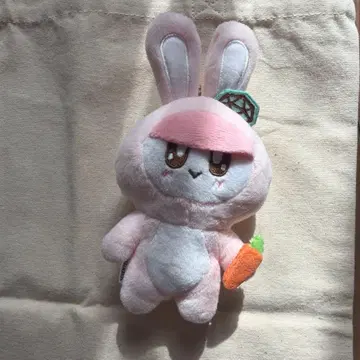 핑크색 토끼 봉제 인형