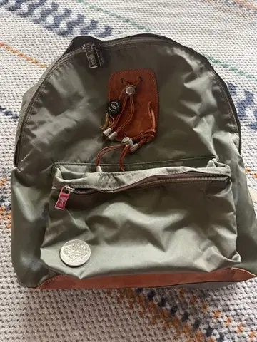 오로비안코 올리브 그린 나일론 백팩