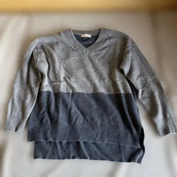 ENRICO DOMANI 그레이 V넥 니트 스웨터