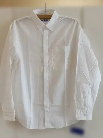 바이러스 블로킹 화이트 셔츠