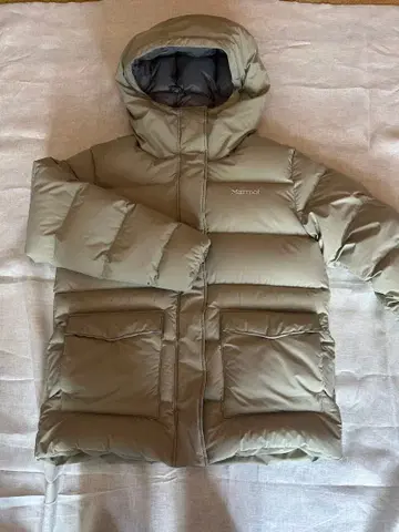 새상품급 Marmot 베이지 다운 자켓 후드 부착