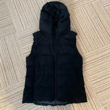 UNIQLO 블랙 다운 베스트 M