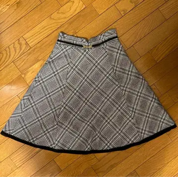 미슈마슈 체크 무늬 플레어 스커트 S