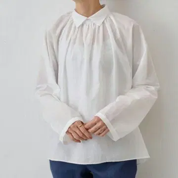 BEARDSLEY 하이넥 풀오버 소매 볼륨 셔츠 블라우스