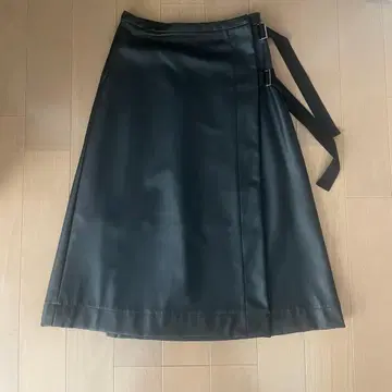 sawatakai 사이드 버클 인조 가죽 스커트