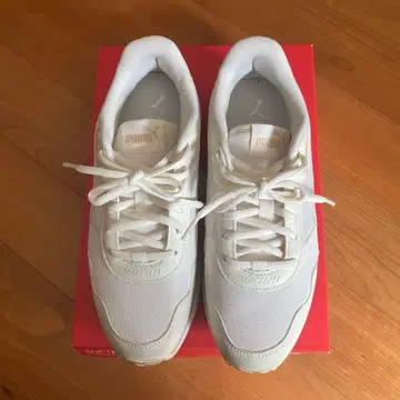 PUMA 여성용 스니커즈