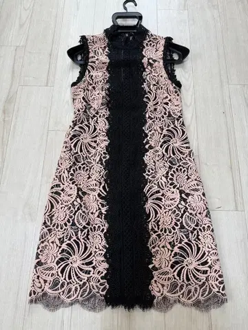 새상품급! nanette lepore 레이스 슬리브리스 원피스