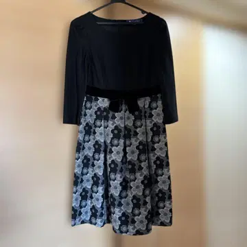 엠즈그레이시 플라워 프린트 긴팔 A라인 원피스