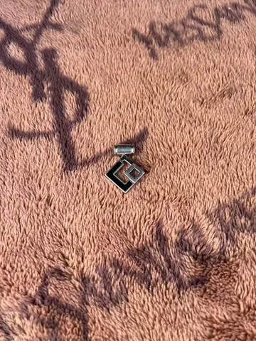 기하학적 디자인 블랙 실버 탑만