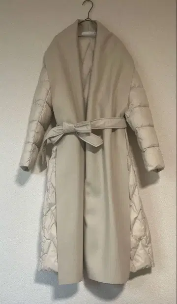 [ 새상품급 ] Bou jealous 아이보리 롱 코트 M 사이즈