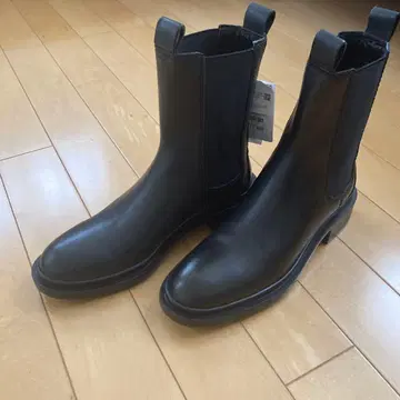 새상품급 ZARA 사이드 고어 부츠