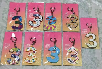 TWICE 데뷔 3주년 러버 키링