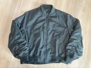 유니클로 봄버 자켓 블랙