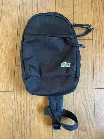 LACOSTE 사선 크로스 백