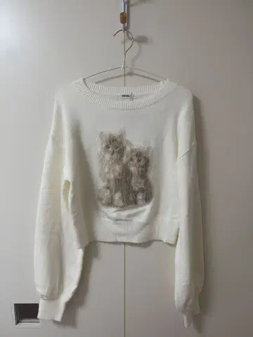 NICE CLAUP 고양이 디자인 니트