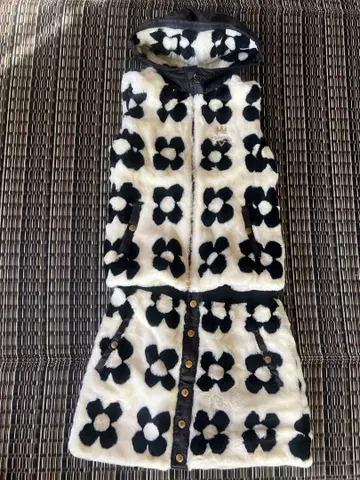 여성용 골프 꽃무늬 인조 모피 베스트 & 스커트 세트