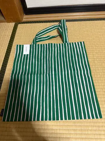 marimekko 그린과 화이트 스트라이프 토트백