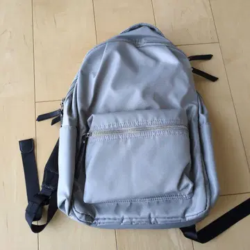 그레이 메쉬 패드 백팩