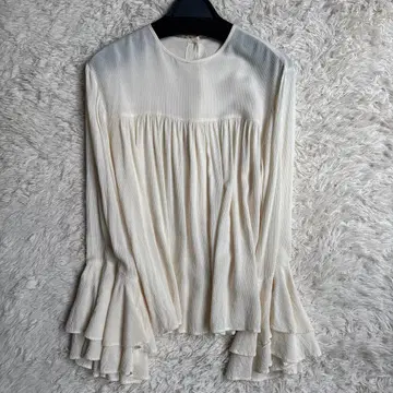 미라 오웬 아이보리 플레어 소매 쉬폰 블라우스