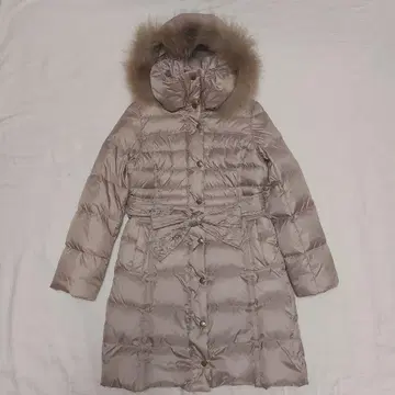 후드 부착 베이지 다운 코트