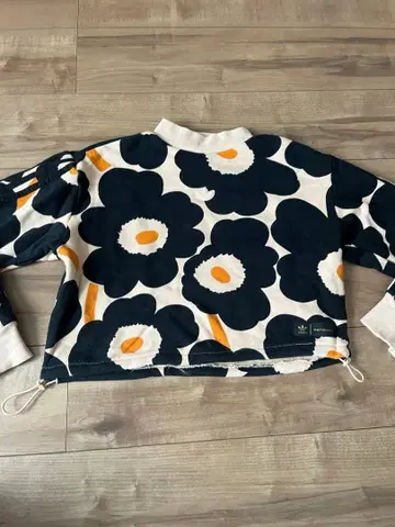 마리메꼬 아디다스 우니코 크롭 맨투맨