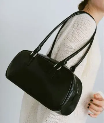 메탈릭 오벌 보스턴 백 un/neu 안노이